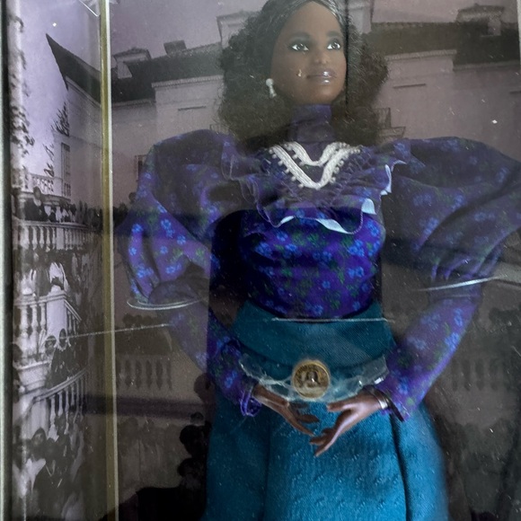 Mattel Barbie Signature Inspiring Women Series Madam C.J. Walker Collector Doll - Picture 2 of 9